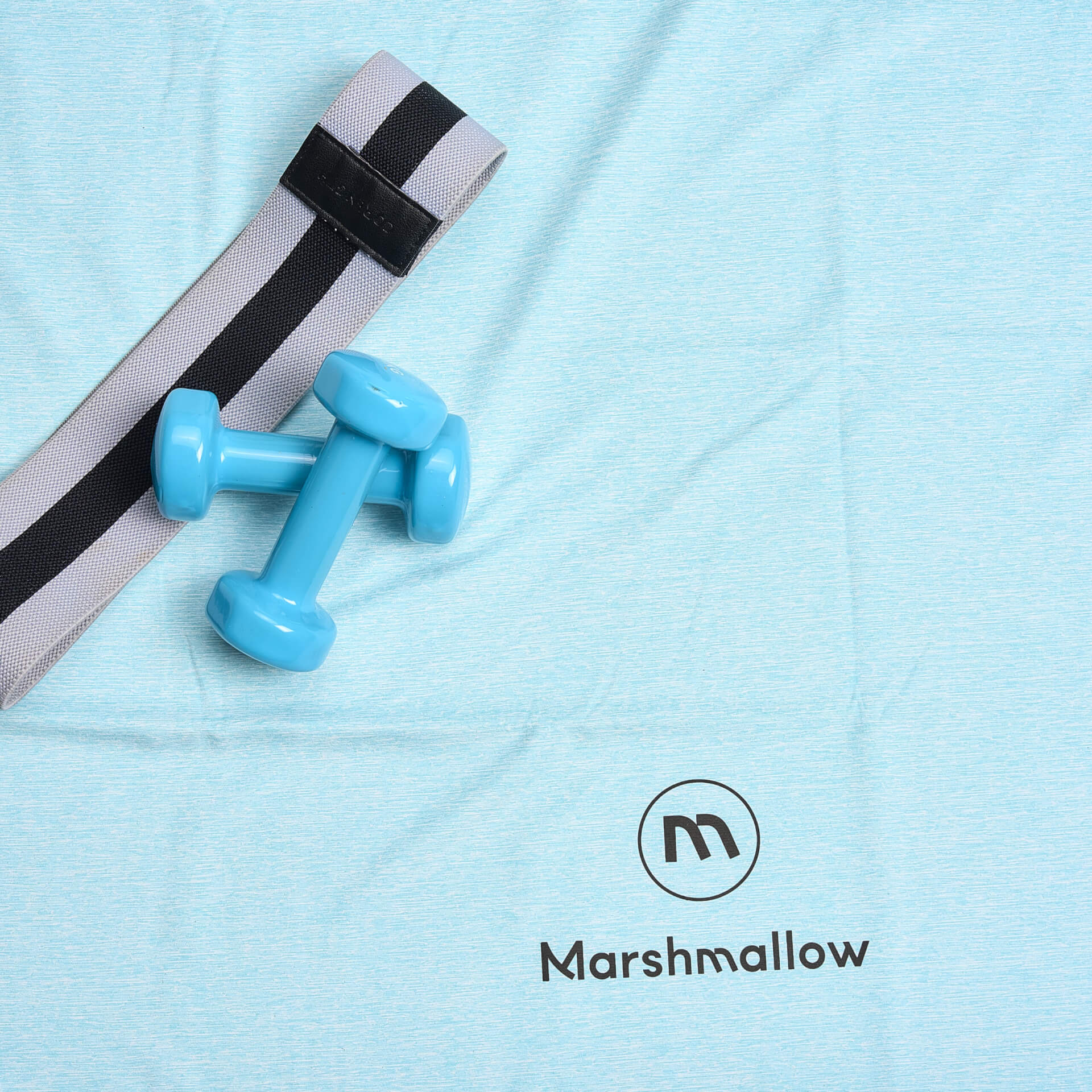 Toalla de gimnasio de microfibra L 70x140 cm MARSHMALLOW Celeste - Imagen 3