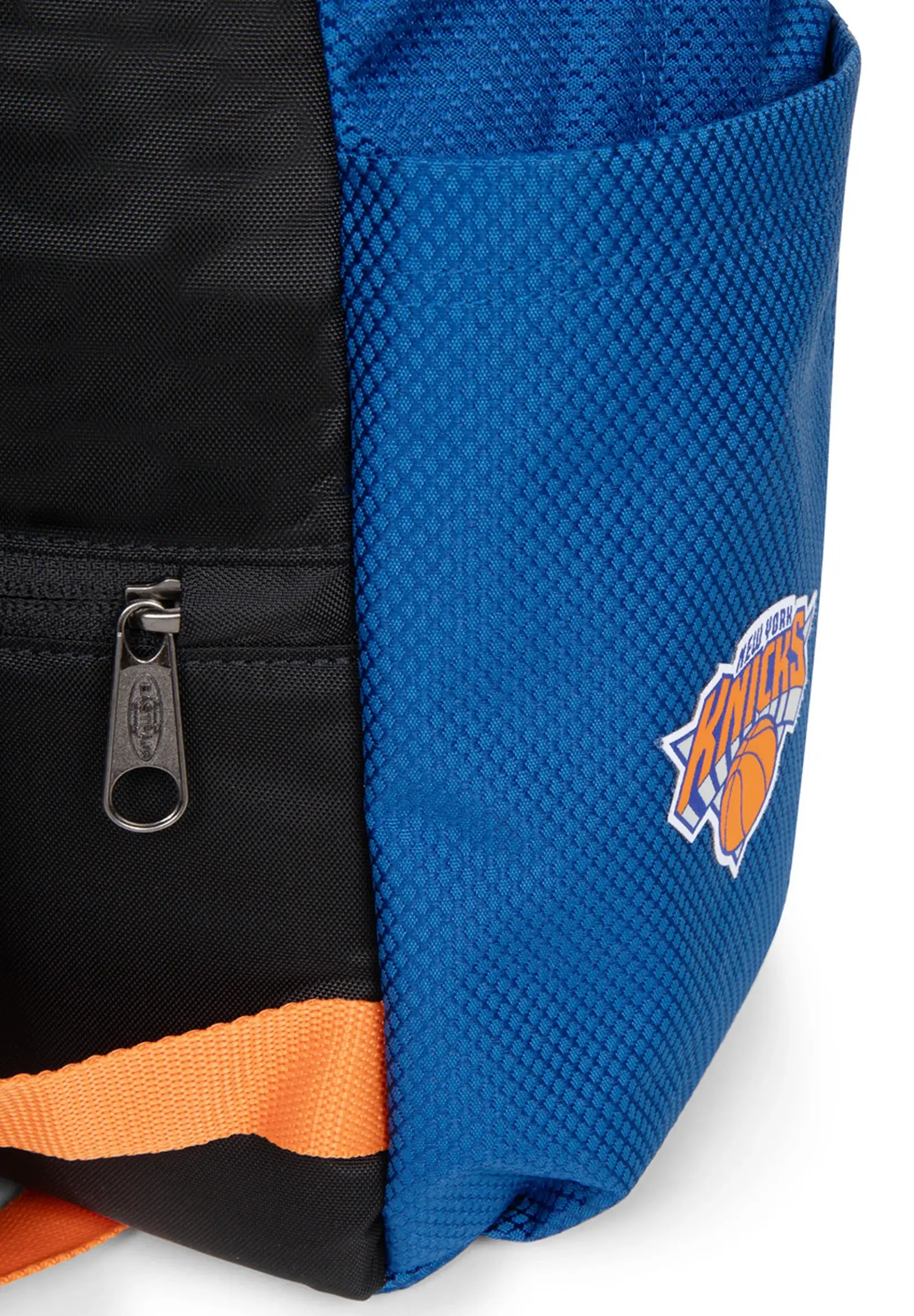 Mochila porta ordenador 14" EASTPAK Day Pak'r D0P New York Knicks - Imagen 3